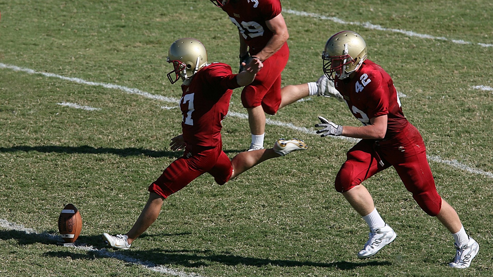 “英超决战临近，豪门比赛逐渐升温”，英超落寞豪门